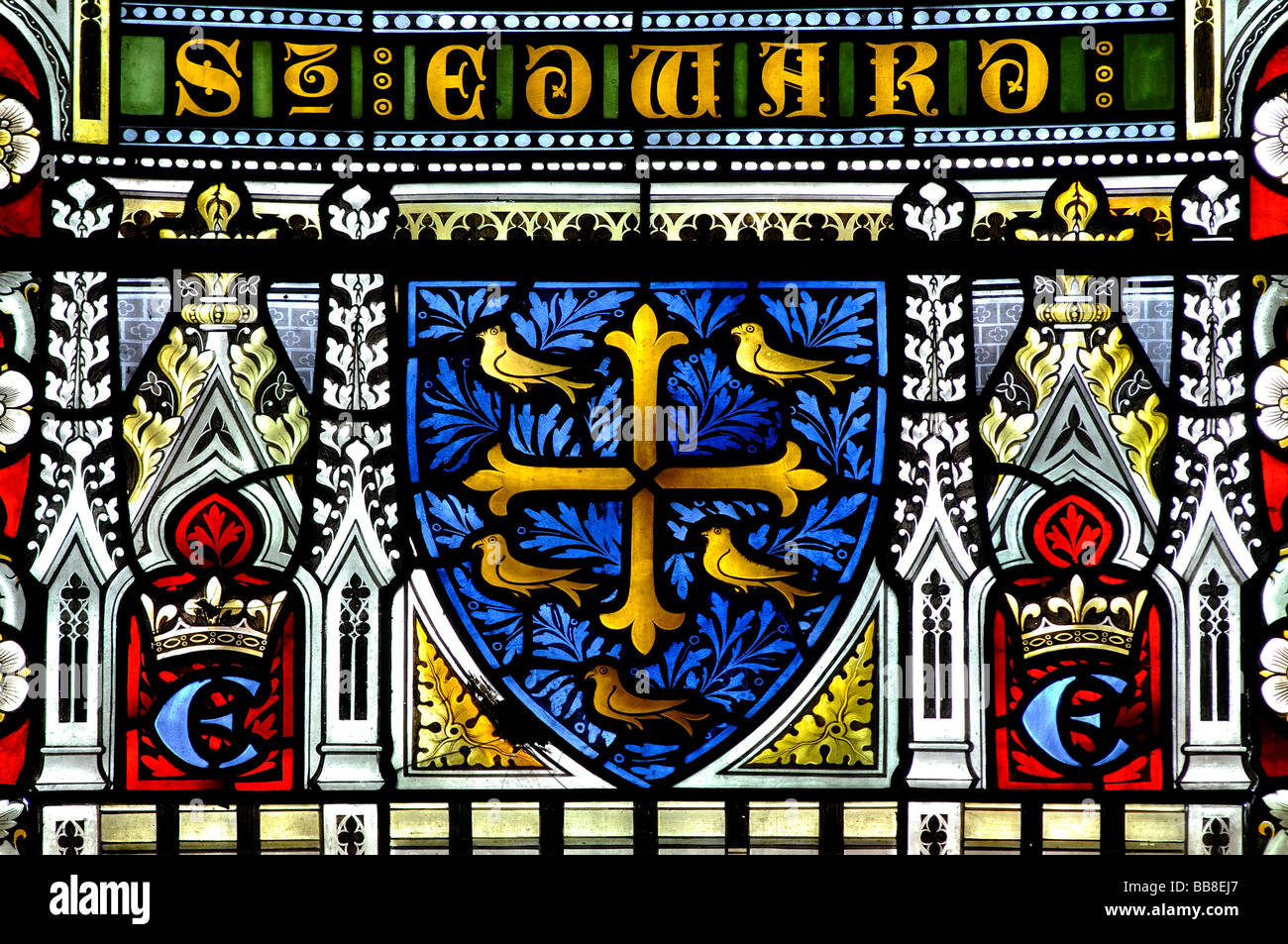 Glasmalerei von St.Edward dem Beichtvater Wappen Stockfoto