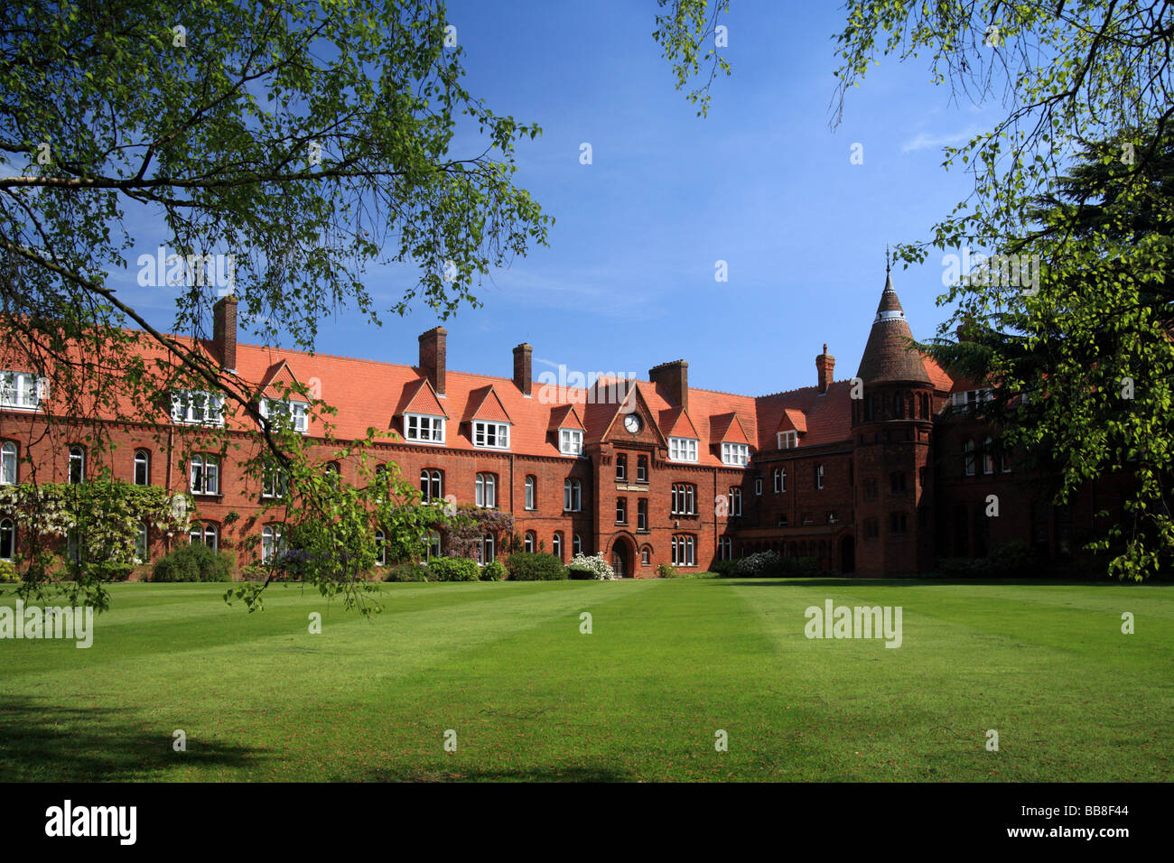 Girton College, Universität Cambridge Emily Davies Gericht, sonnigen Frühlingstag. Stockfoto