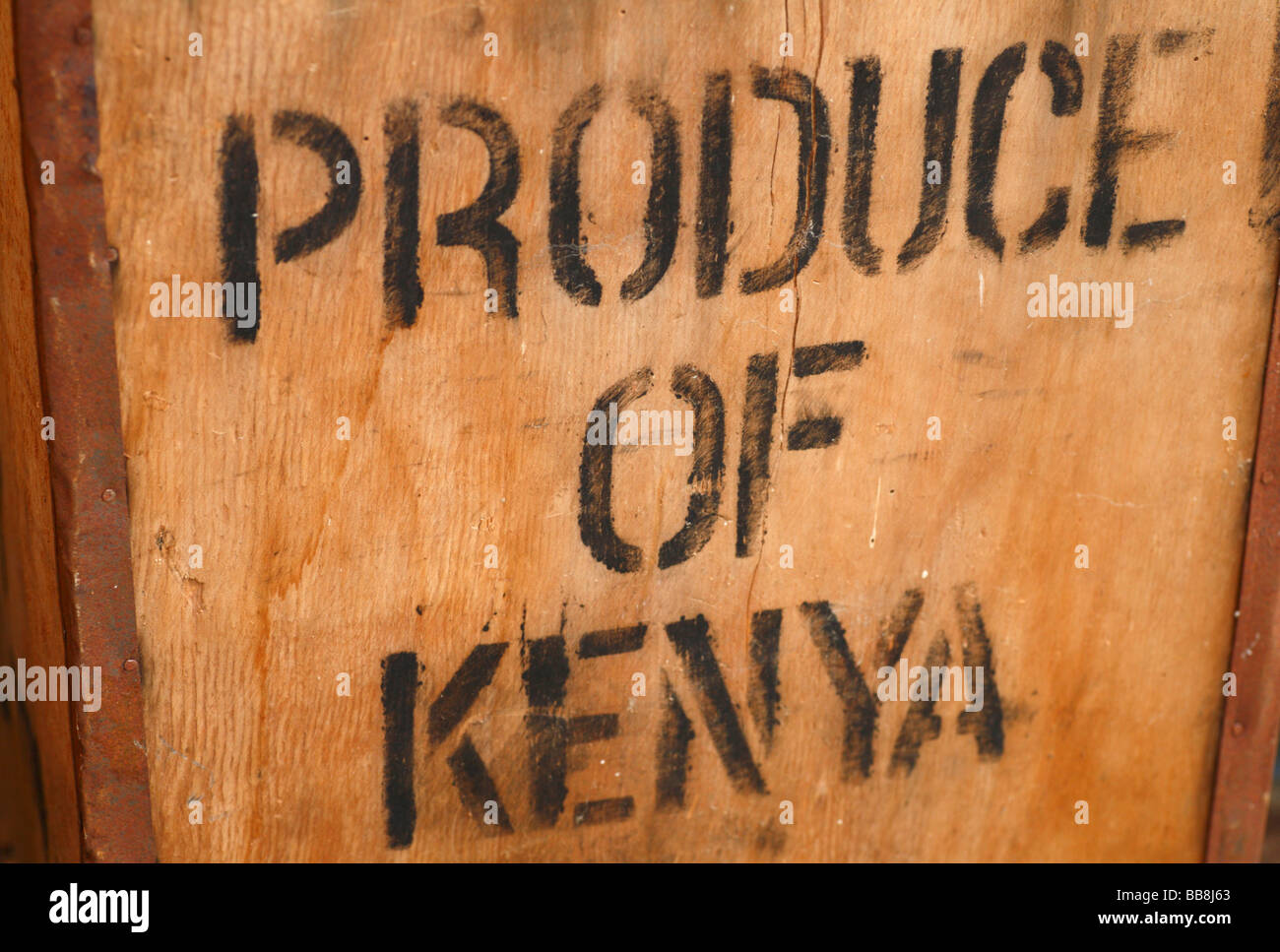 "Produzieren von Kenia" Legende auf eine alte Transportkiste. Stockfoto
