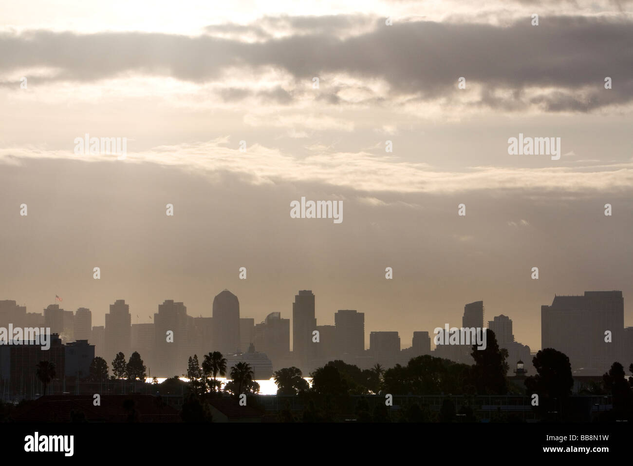 Sonnenaufgang über der Stadt von San Diego Southern California USA Stockfoto