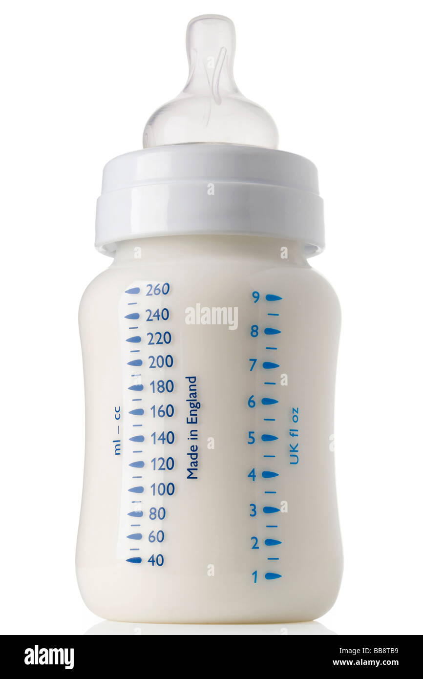 Baby-Flasche Milch auf weiß mit Beschneidungspfad Stockfoto
