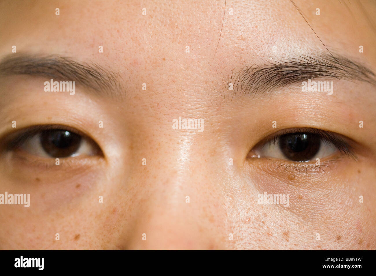Zhao Yan, 27, eine Krankenschwester, soll eine plastische Chirurgie, damit  ihre doppelte Augenlider geben können Stockfotografie - Alamy