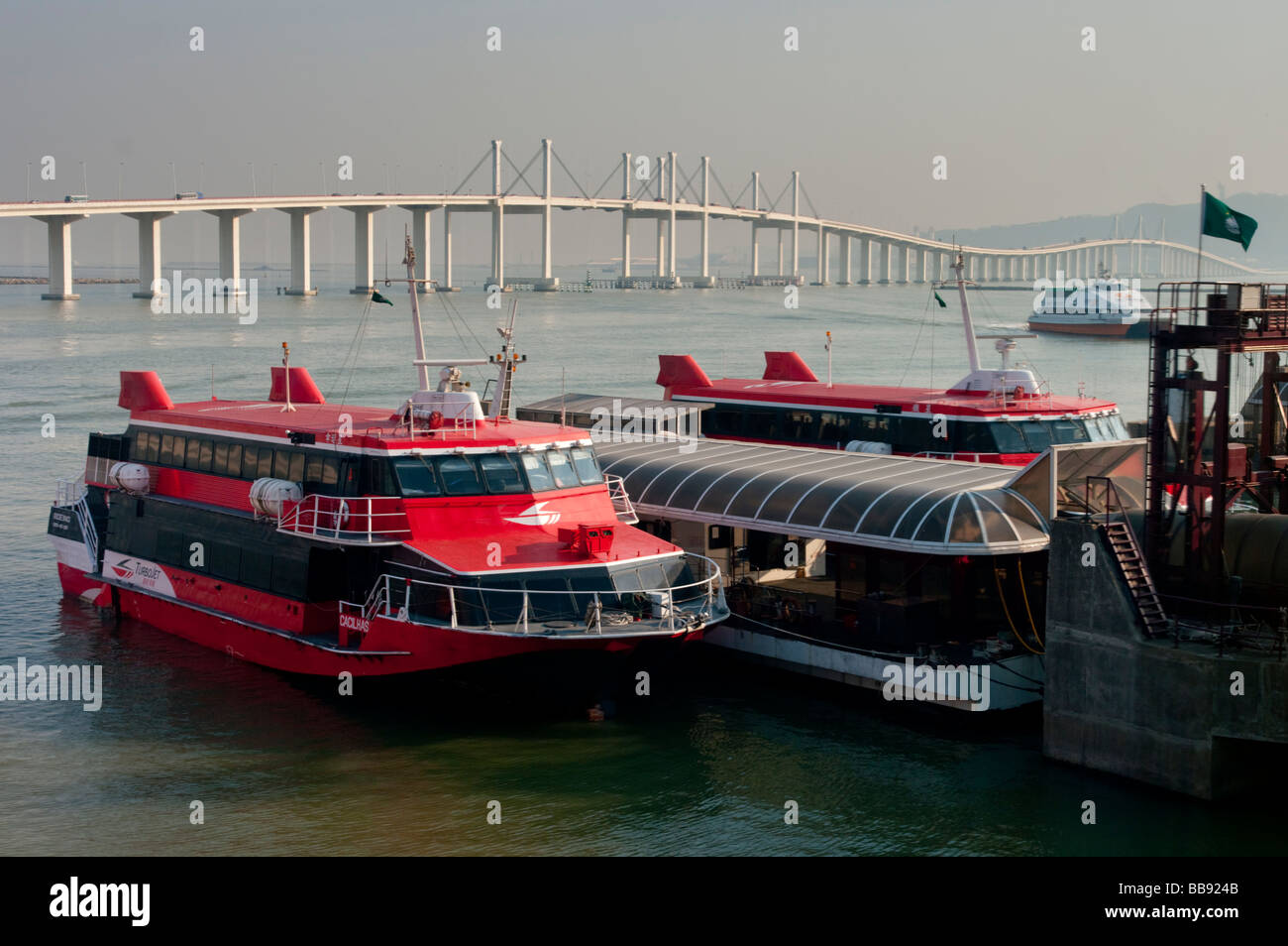 Asien China Macau ferry terminal am Wasser Stockfoto