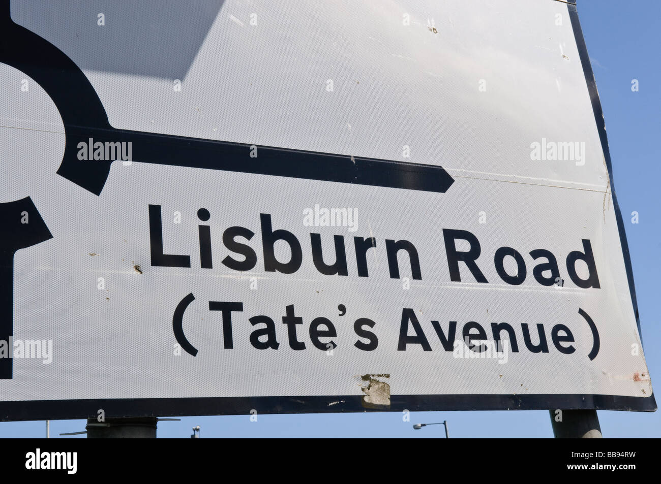 Kreisverkehr Wegweiser zu Lisburn Road (Tate Avenue), Belfast, Nordirland Stockfoto