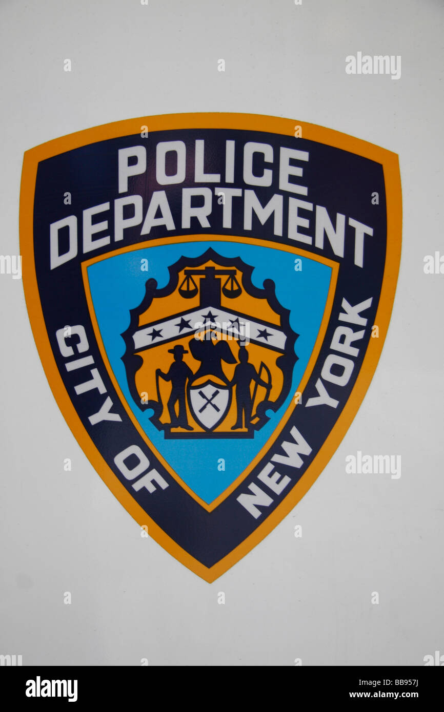 Der Schild des New York Police Department auf ein Polizeifahrzeug in New York, Frühjahr 2009. Stockfoto