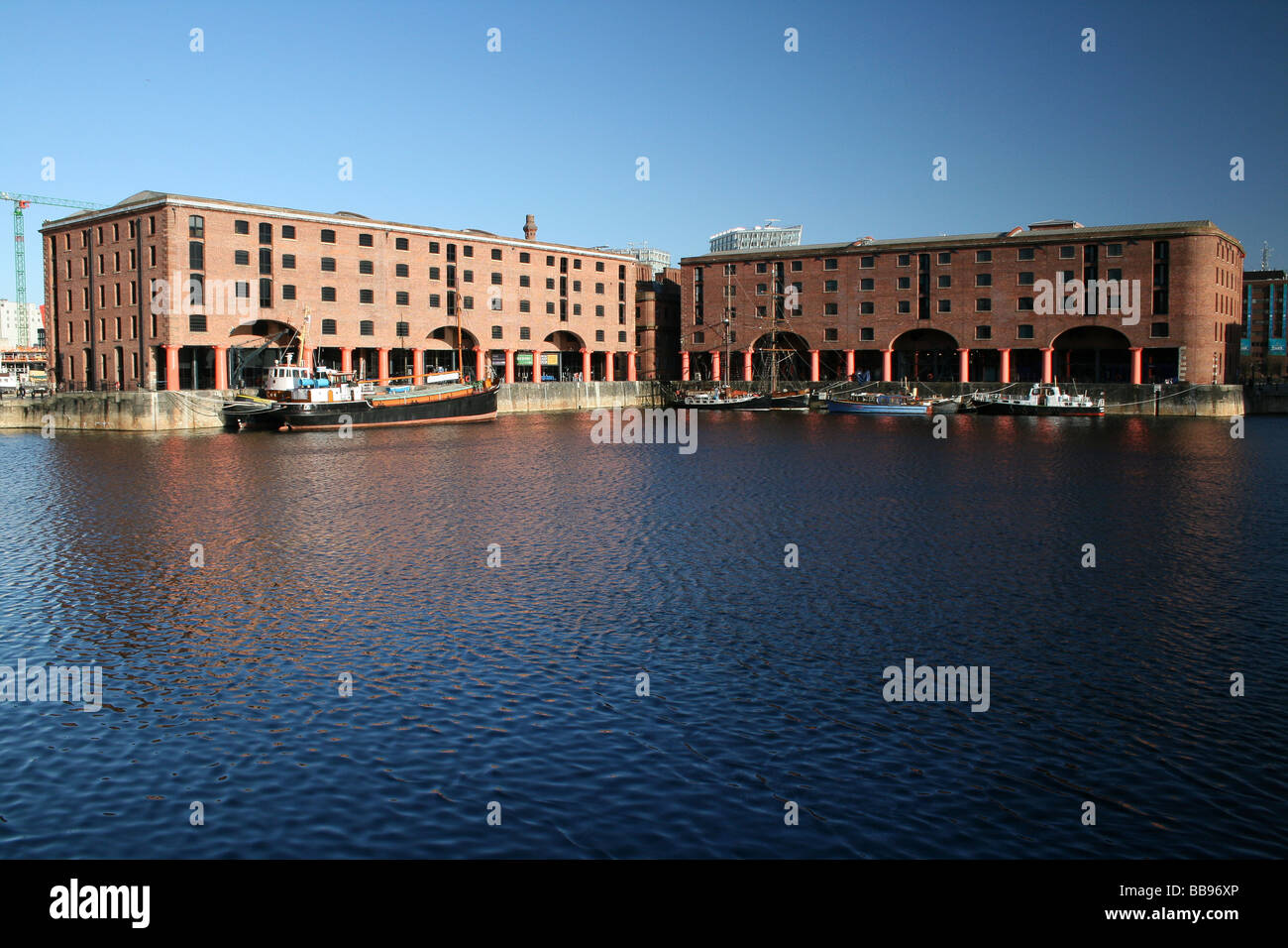 Alte Lagerhallen am Albert Dock, Liverpool, Merseyside, Großbritannien Stockfoto