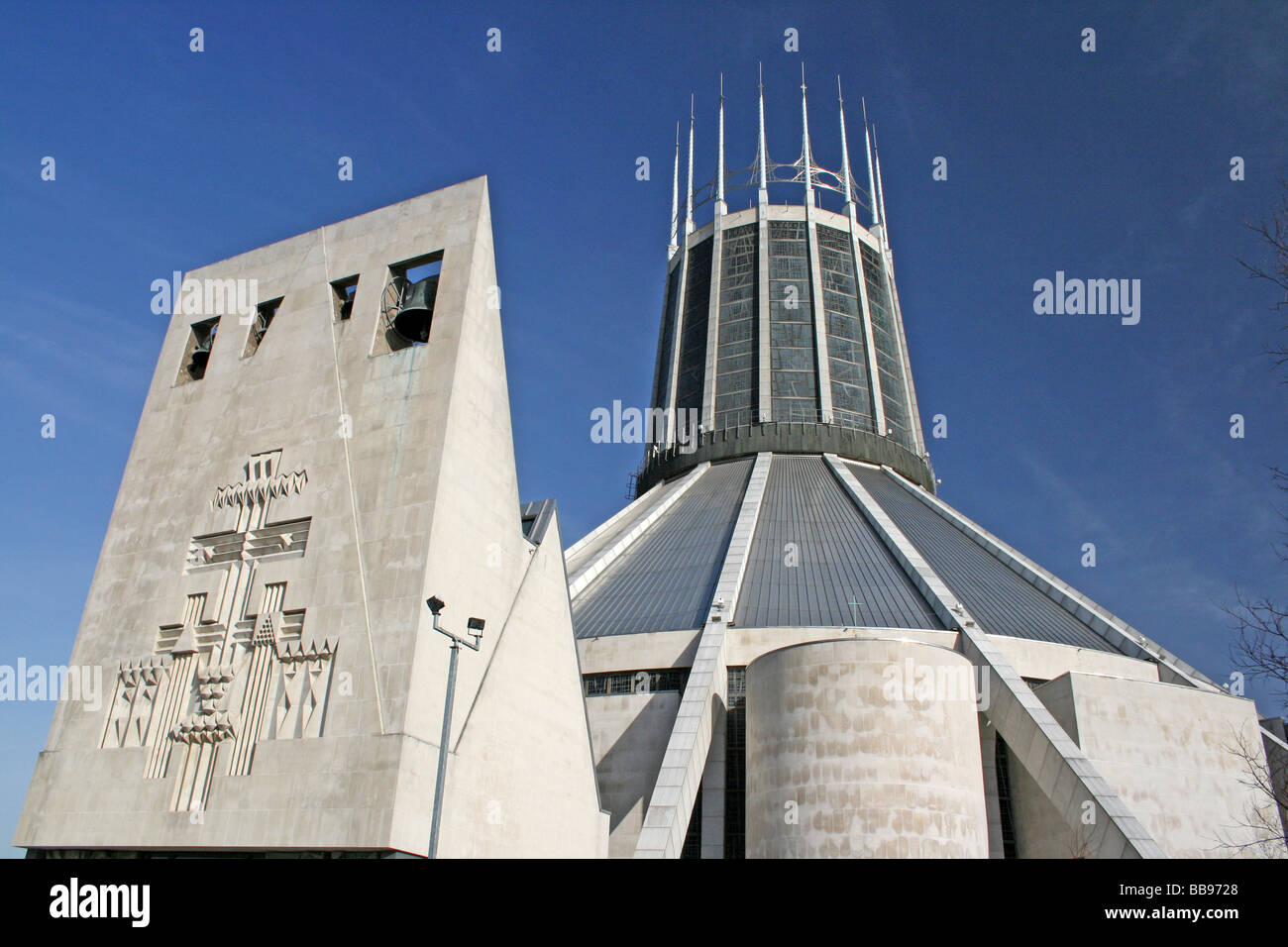 Die Glocken und der Turm von der Liverpool Metropolitan Cathedral of Christ the King, Merseyside, UK Stockfoto