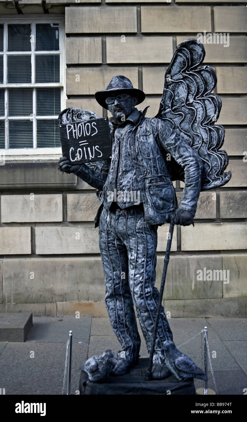 Straße Statue Performer unterhält Edinburgh Fringe Festival Schottland UK Europe Stockfoto