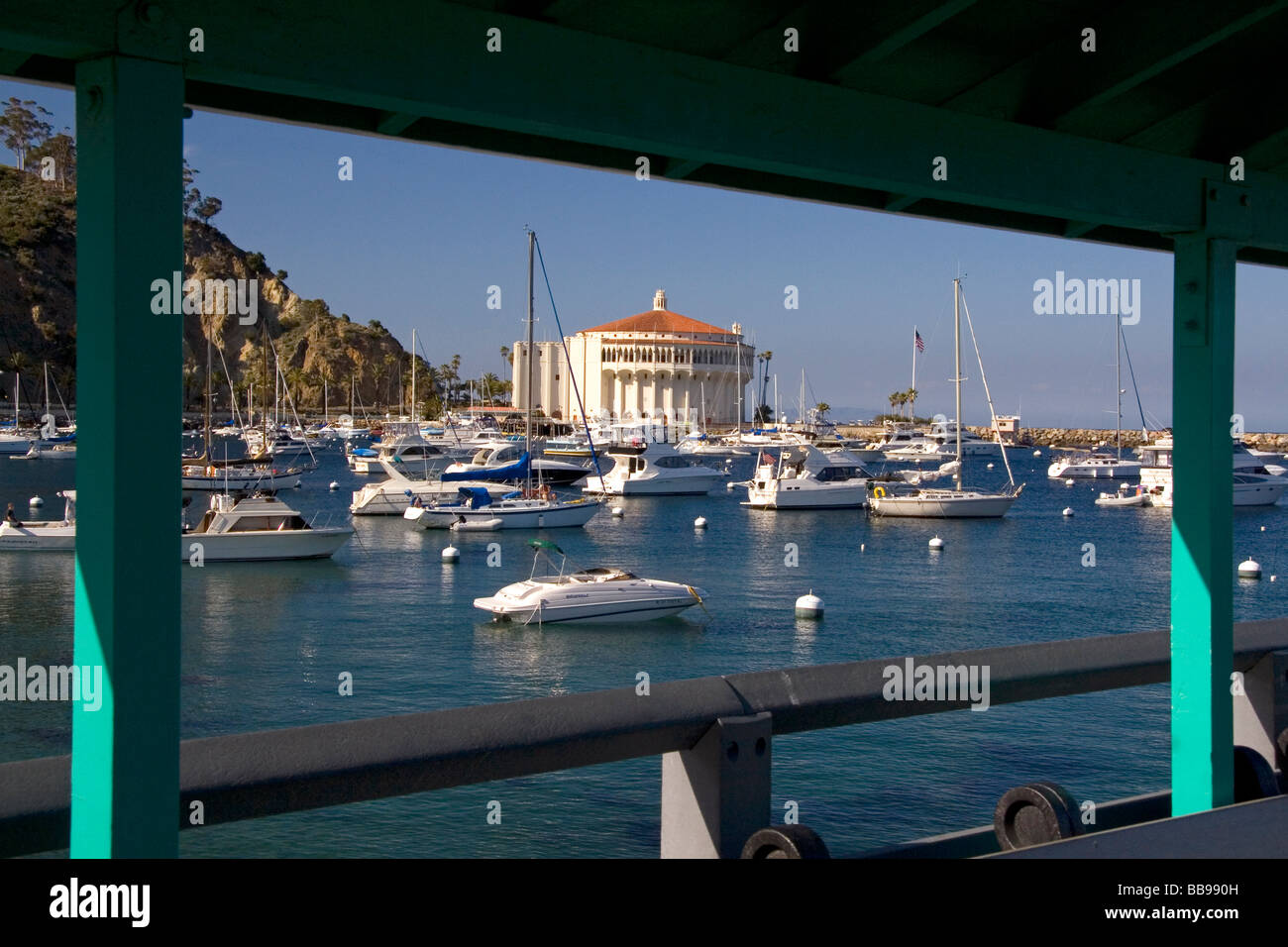 Die Catalina Casino und Avalon Hafen auf Catalina Island, Kalifornien USA Stockfoto