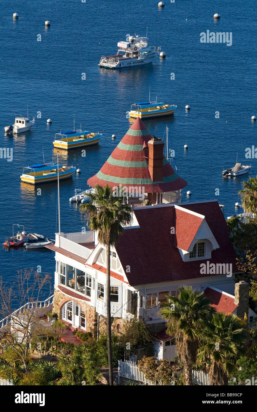 Die Holly Hill House mit Blick auf Hafen von Avalon auf Catalina Island, Kalifornien USA Stockfoto