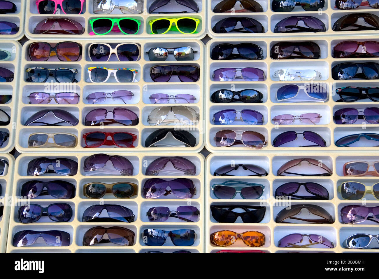 Sonnenbrillen am Venice Beach Los Angeles Kalifornien USA verkauft Stockfoto