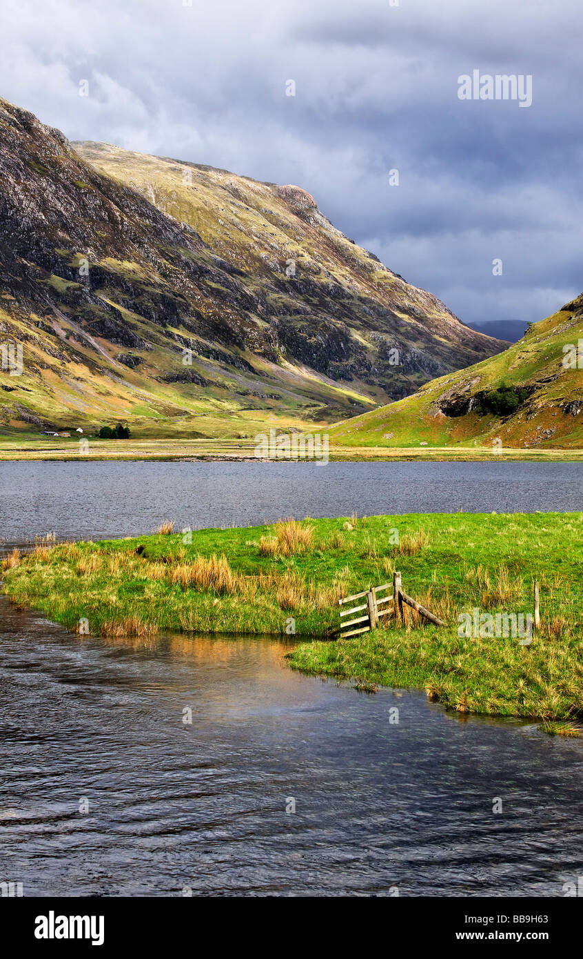 Loch Achtriochtan in Glen Coe in den schottischen Highlands Stockfoto