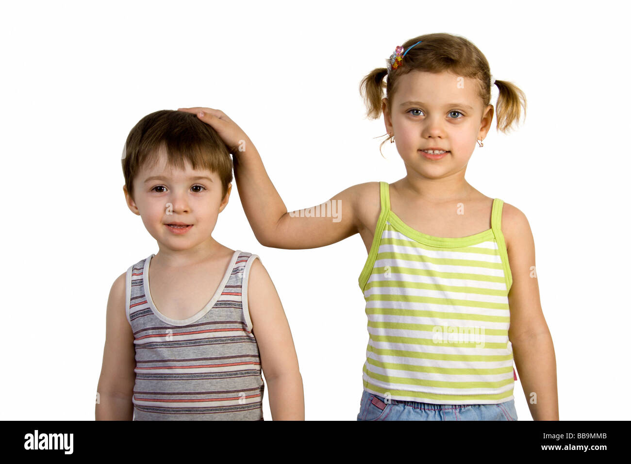 Junge jungen mädchen mädchen Ausgeschnittene Stockfotos und -bilder - Alamy