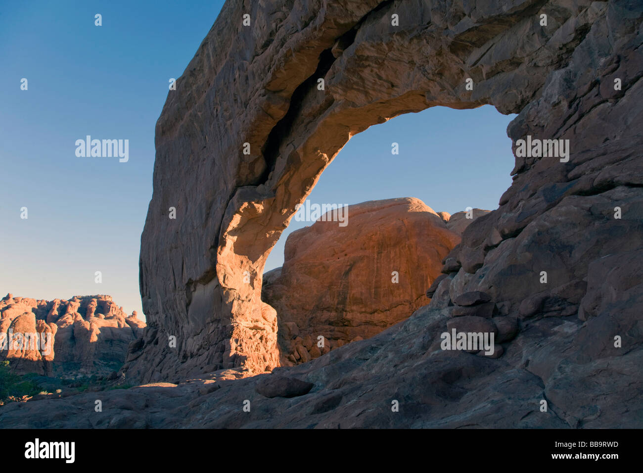 Das Nord-Fenster im Abschnitt Windows aus Arches National Park in Utah Stockfoto