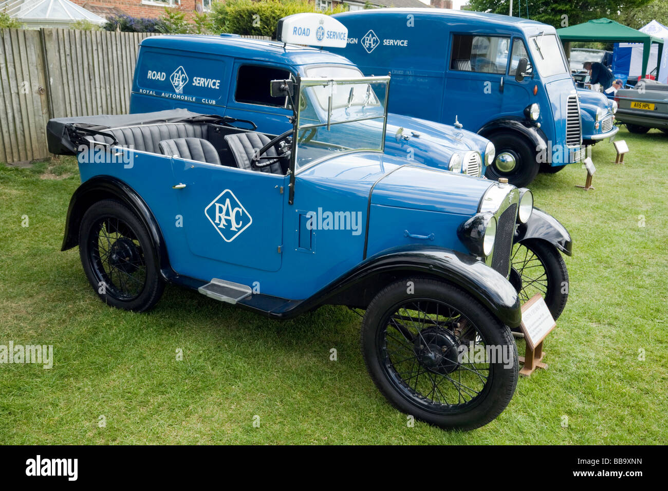 Eine Auswahl an alten RAC Rettungsfahrzeuge im Wandel der Zeit; Wallingford Classic-Rallye, Oxfordshire, Vereinigtes Königreich Stockfoto