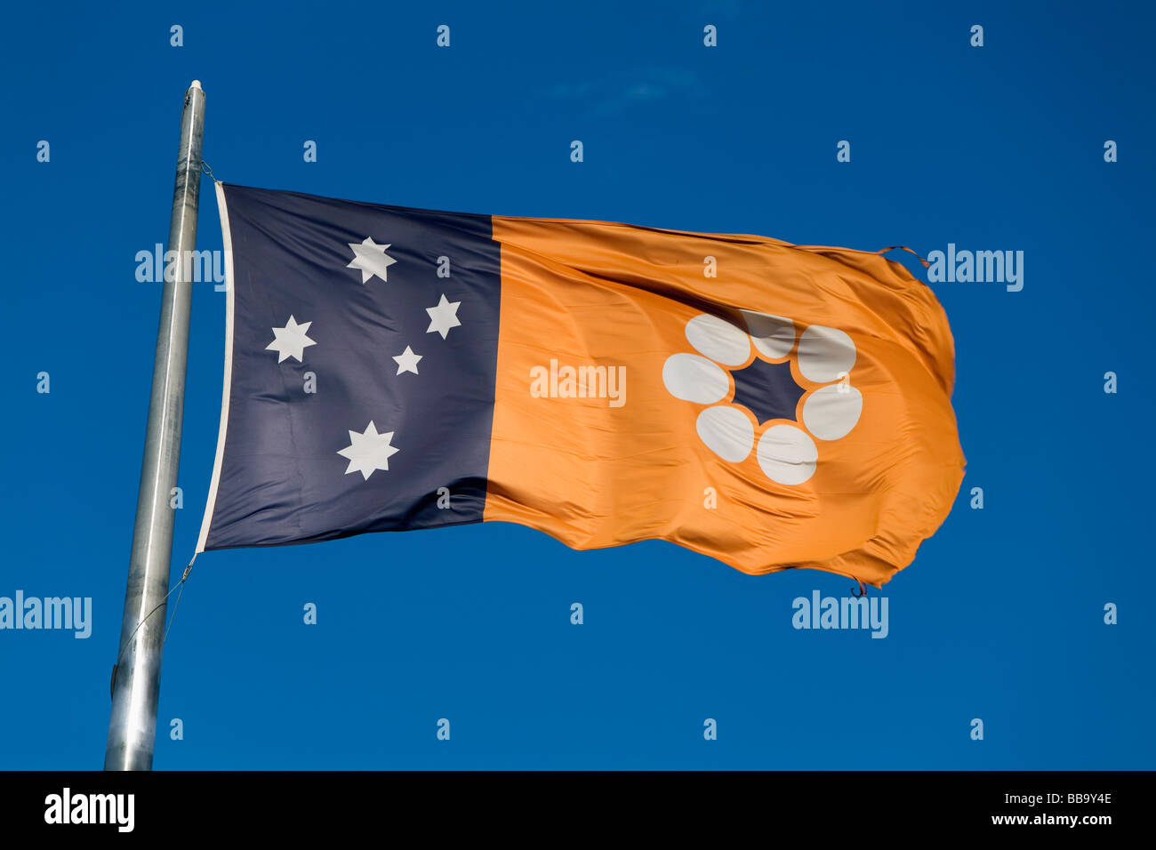 Northern Territory Flagge auf Anzac Hill.  Alice Springs, Northern Territory, Australien Stockfoto