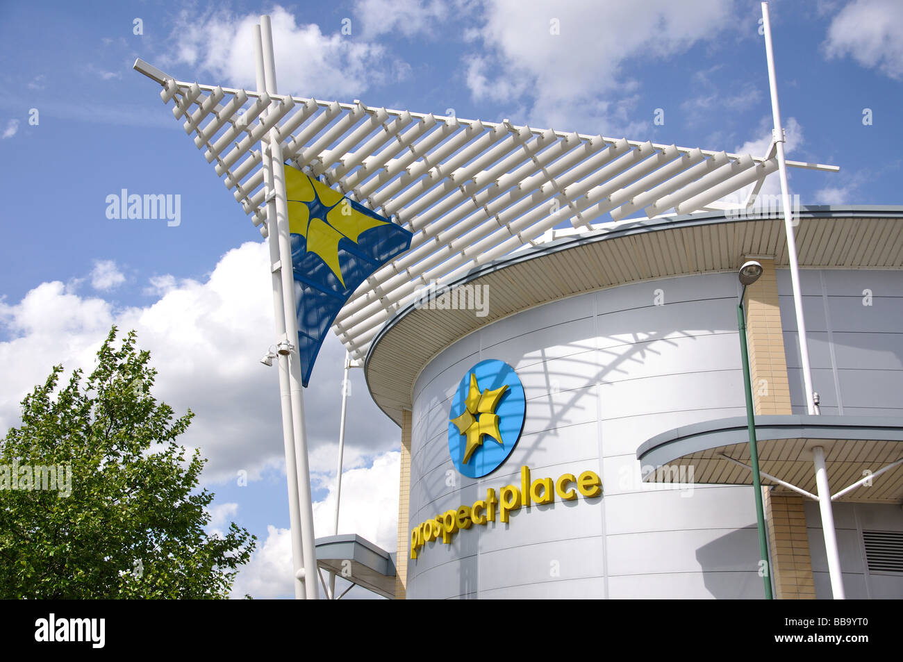 Aussicht auf Place Einkaufszentrum, High Street, Dartford, Kent, England, Großbritannien Stockfoto
