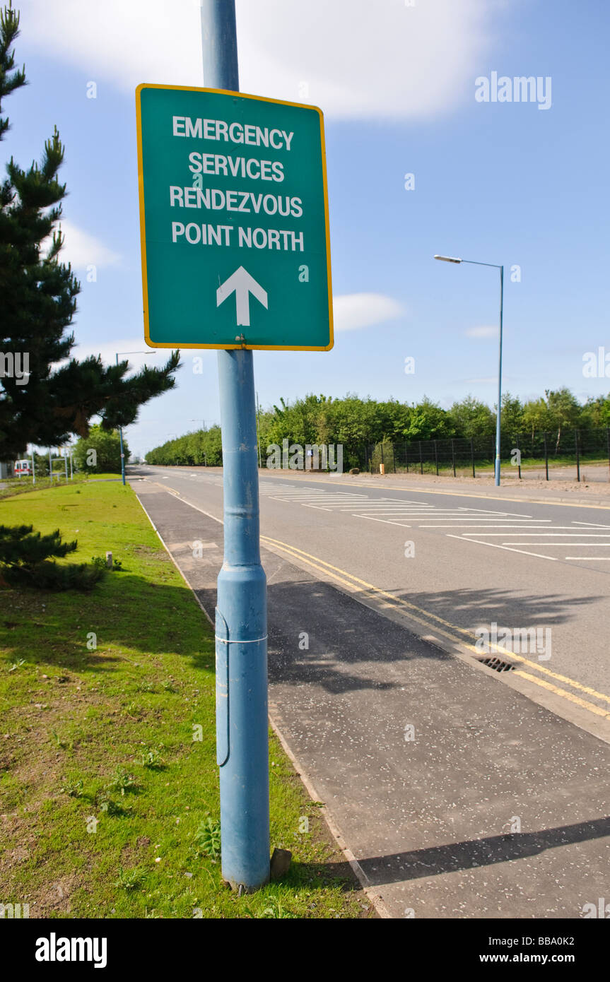 Schild: Emergency Services Treffpunkt Nord für Belfast City Airport Stockfoto