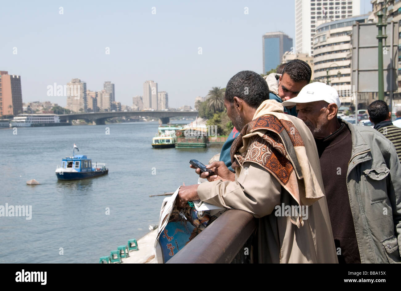 Luxor-Theben-Nil Ägypten Handy Mobiltelefon Stockfoto