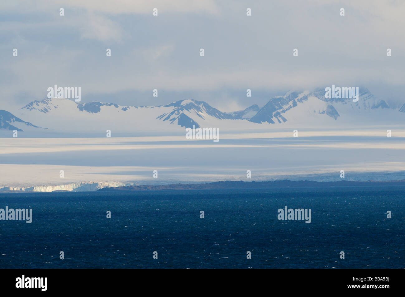 Adventalen Fjord und flache Gletscher Longyearbyen Spitzbergen Stockfoto