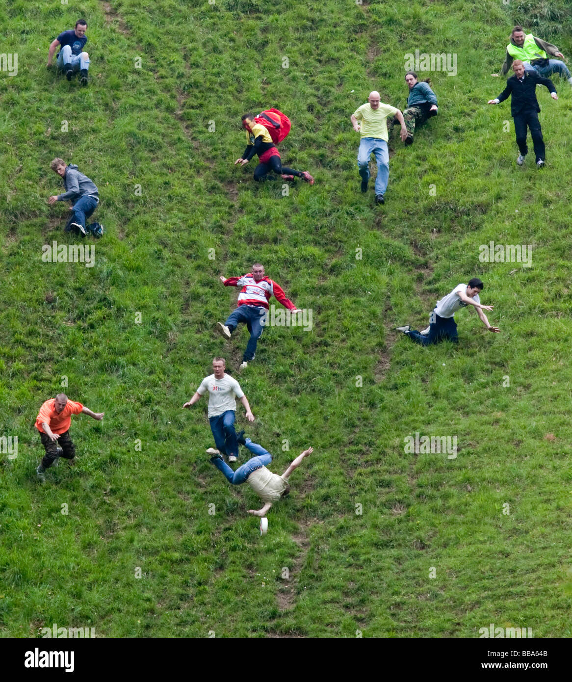 Der Käse Roling Jahresveranstaltung in Coopers Hill in den Cotswolds, 25. Mai 2009. Stockfoto