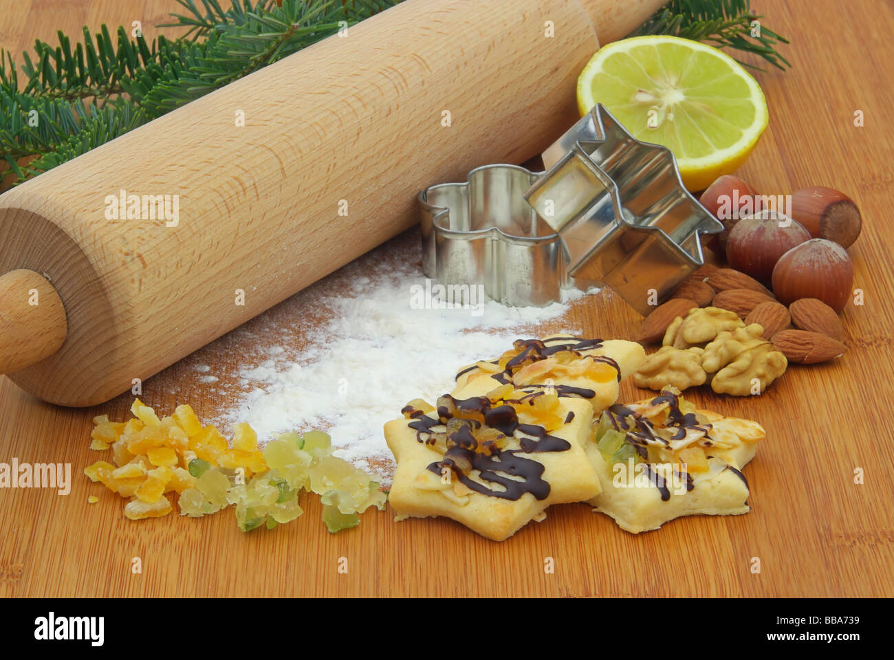 Plätzchen backen Cookies backen 42 Stockfotografie - Alamy