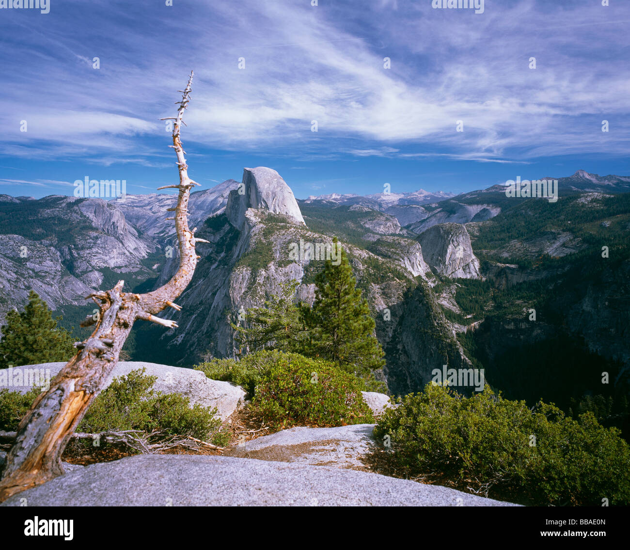 Blick über Bergketten, Yosemite-Nationalpark, Sierra Nevada, Kalifornien, USA Stockfoto