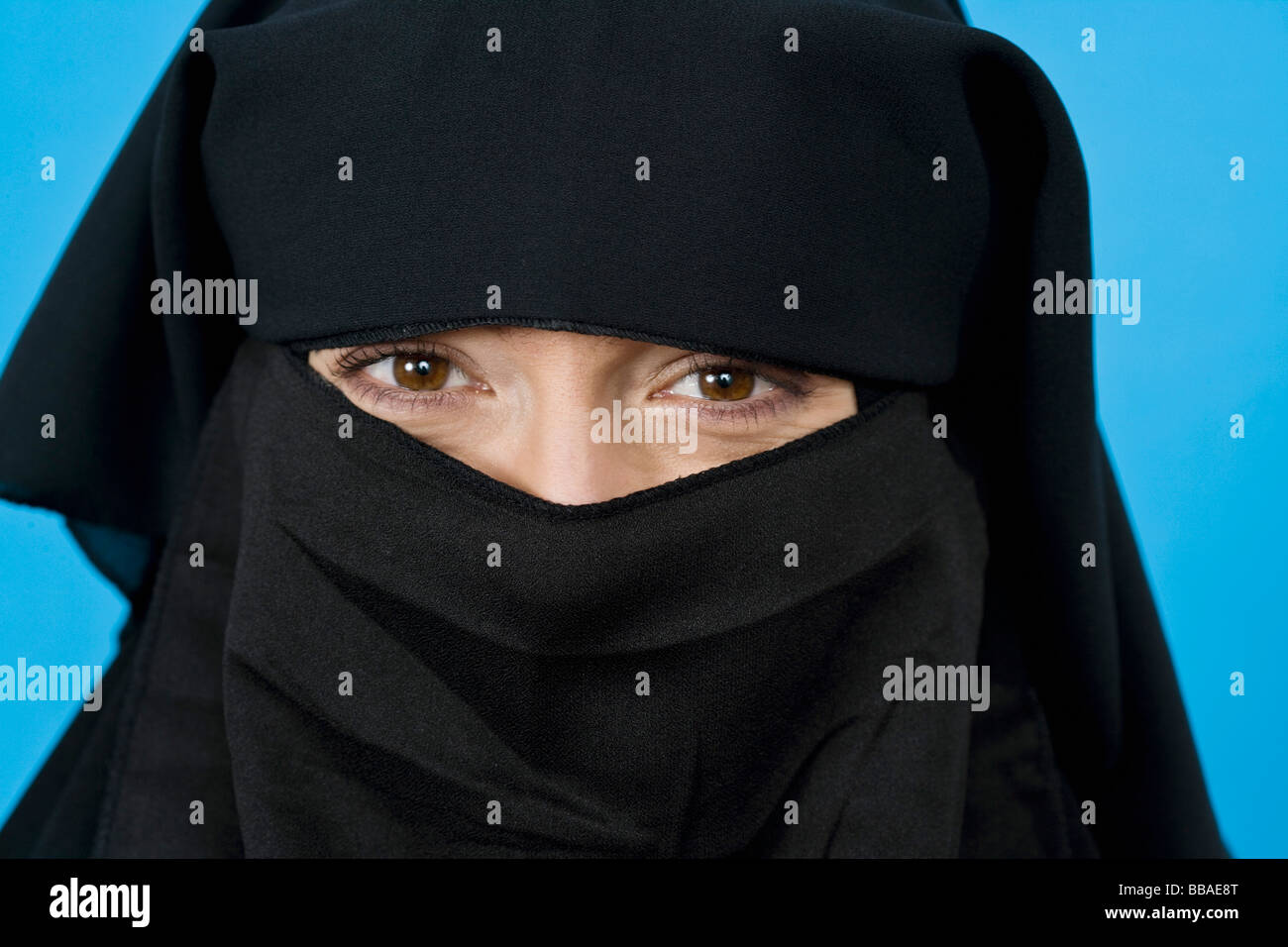 Porträt einer Frau mit einem Niqaab Stockfoto