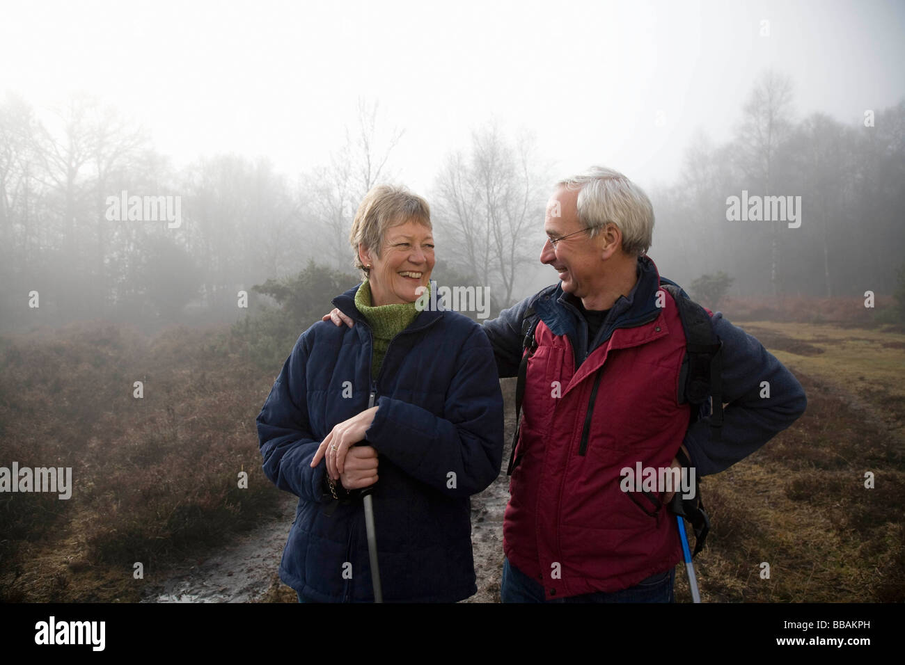 Ehepaar im Ruhestand lachen Stockfoto