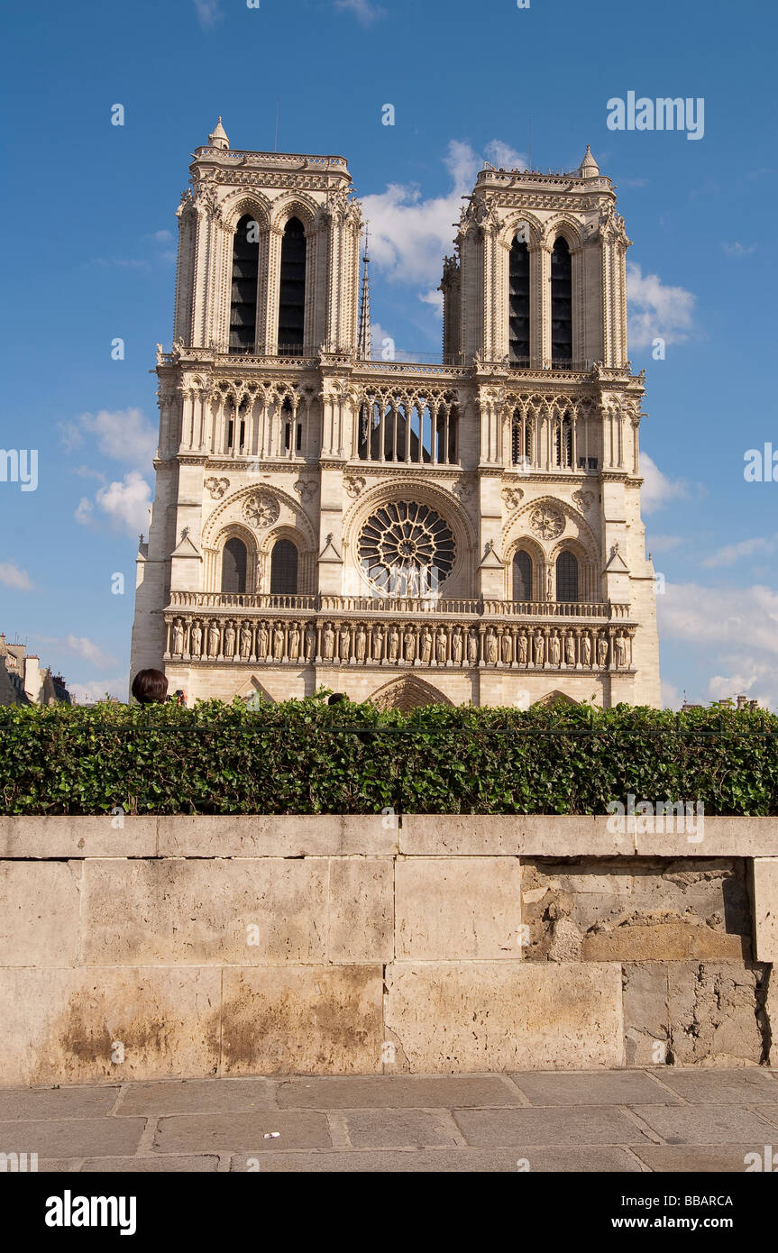 Notre Dame blauer Himmel Paris gute Fotos Stockfoto