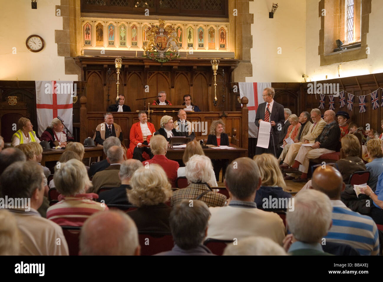 Englische Kulturerbe-Tradition. Court of Arraye Lichfield Greenhill Bower Festival. Die Guildhall Lichfield Staffordshire England 2009 2000s UK Stockfoto