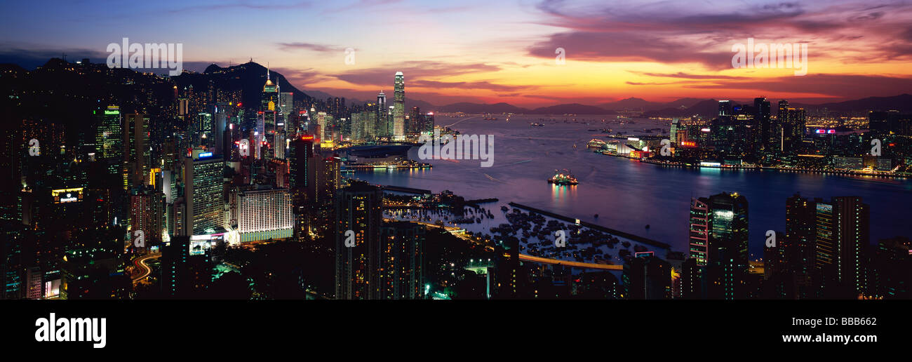 Hong Kong Stadtbild von Braemar Hügel am Abend Stockfoto