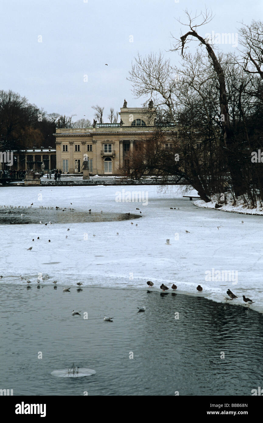 Polen Warschauer Lazienki Bad Park-Palast auf dem Wasser im winter Stockfoto