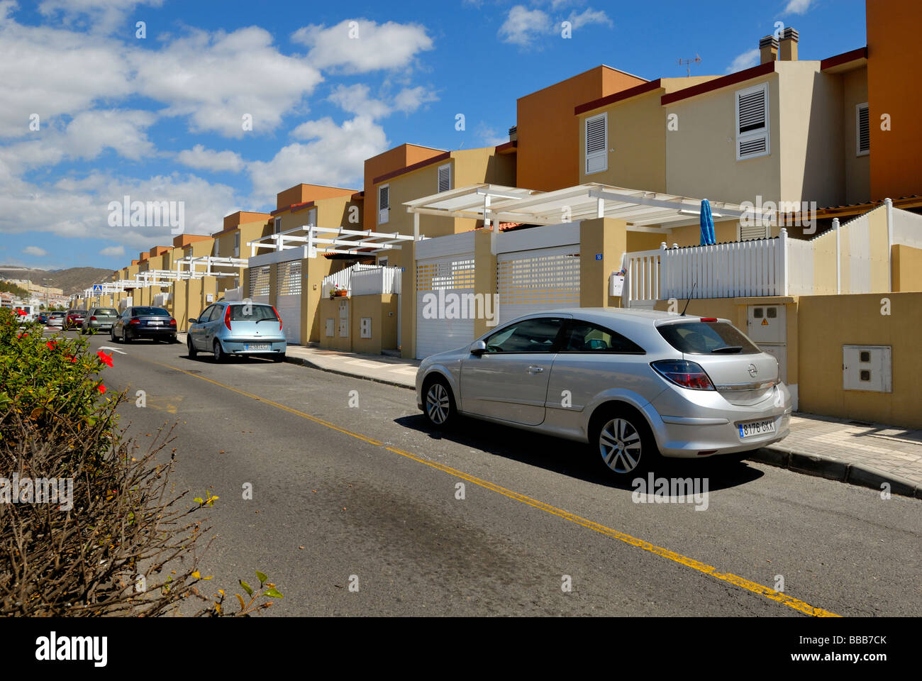 Die Neubauwohnungen in eine kleine Küstenstadt Dorf Arguineguin, Gran Canaria, Kanarische Inseln, Spanien, Europa. Stockfoto