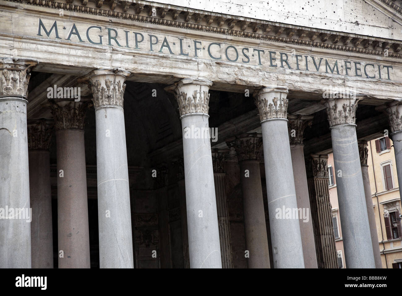 Spalten der alten Panteon in Rom Italien Stockfoto