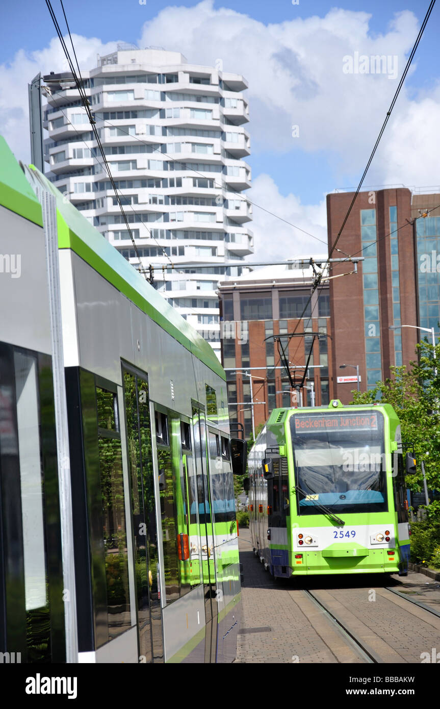 Tramlink trainiert, George Street, Croydon, London Borough of Croydon, Greater London, England, Vereinigtes Königreich Stockfoto