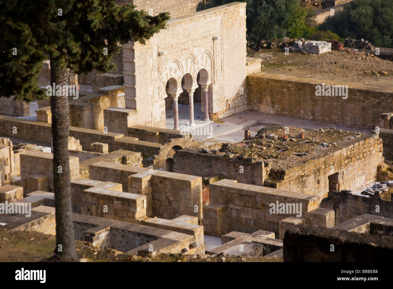 Basilika am Haus Yafar auf den maurischen Ruinen von Medina Azahara in der Nähe von Cordoba Spanien Stockfoto