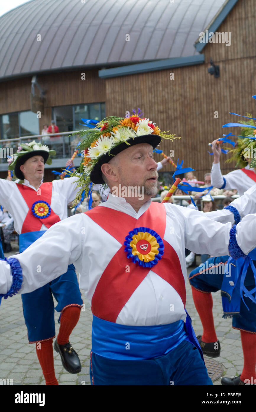 Moriskentänzer durchführen Stockfoto