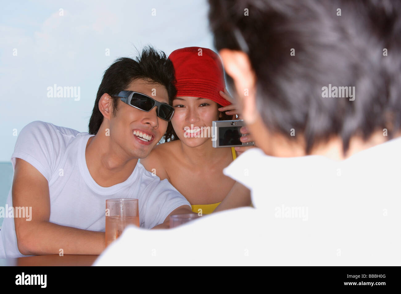 Junge Paare, die ihr Bild genommen haben Stockfoto