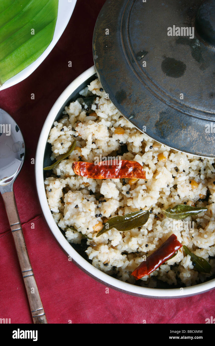 Reis-Upma ist ein Süd-indischen Frühstücksgericht. Stockfoto Reis-Upma ist ein Süd-indischen Frühstücksgericht. Stockfoto