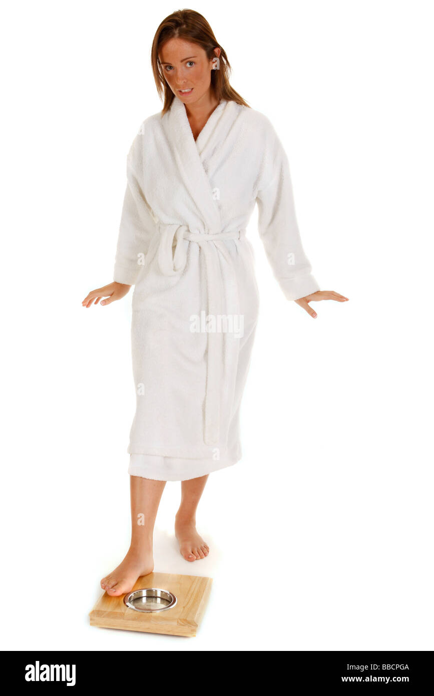 Weibliche immer auf Bad skaliert sich wiegen Stockfoto