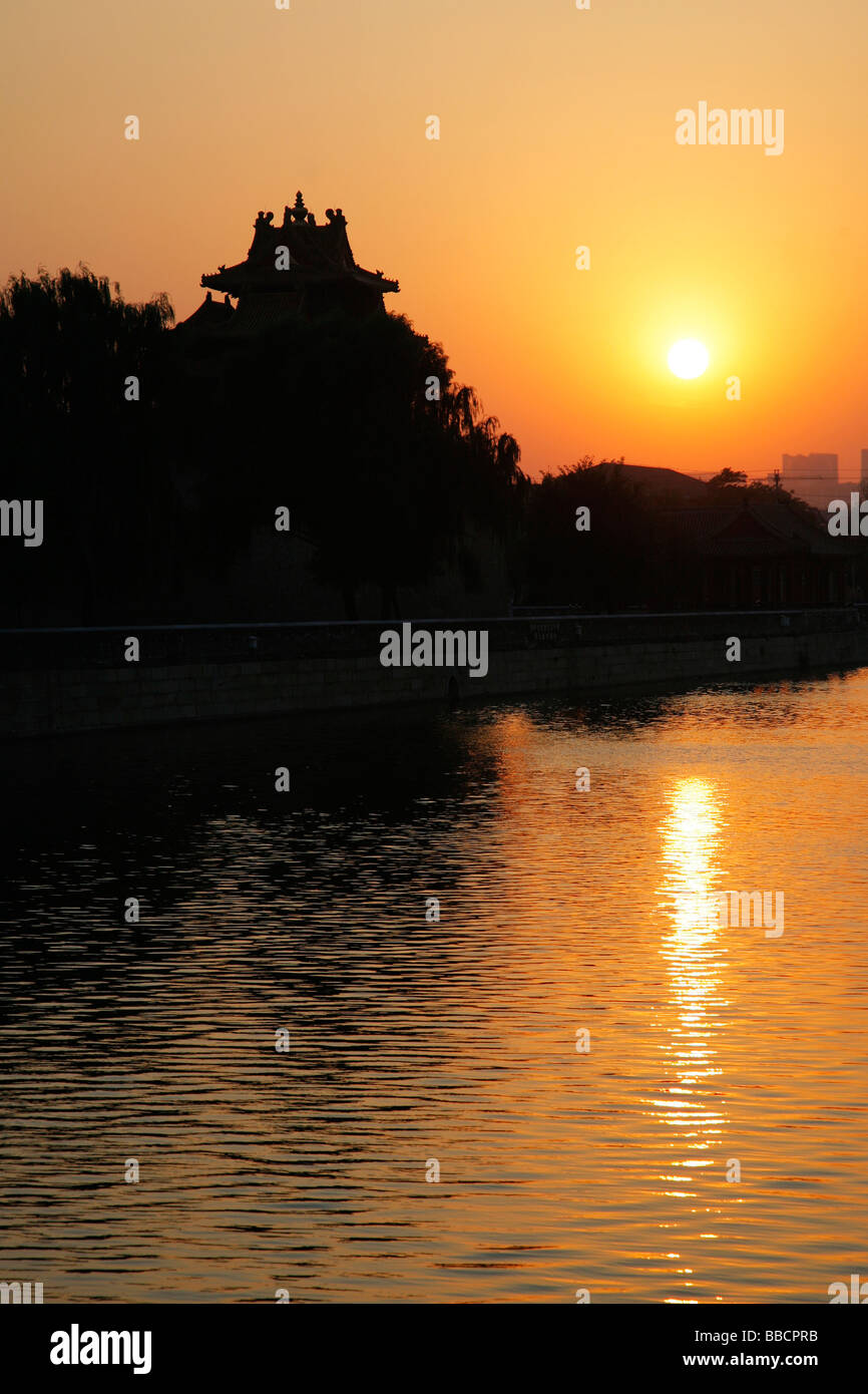 Die verbotene Stadtgraben in Peking bei Sonnenuntergang Stockfoto