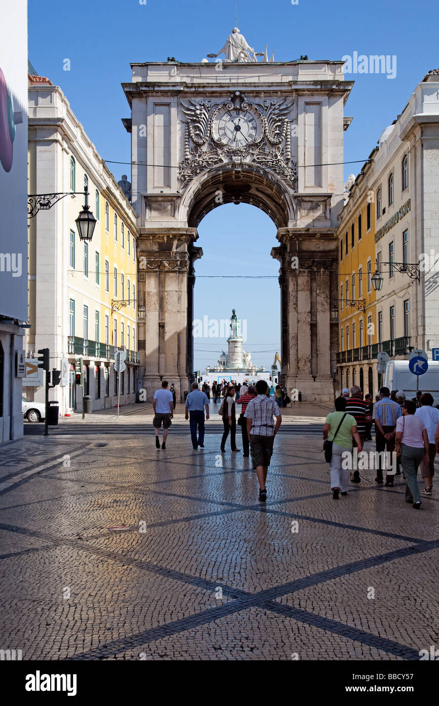 Rückseite des Triumphbogens gesehen von der Augusta-Straße in Lissabon, Portugal Stockfoto