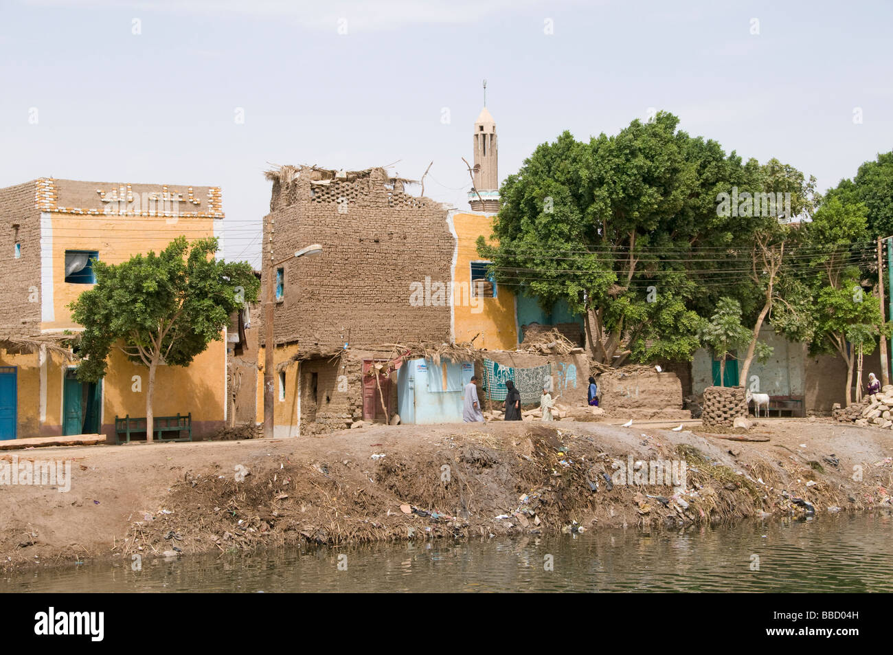 Nile River Ägypten Bauernhof Landwirtschaft Feld alte Bauerndorf auf dem Nil Stockfoto