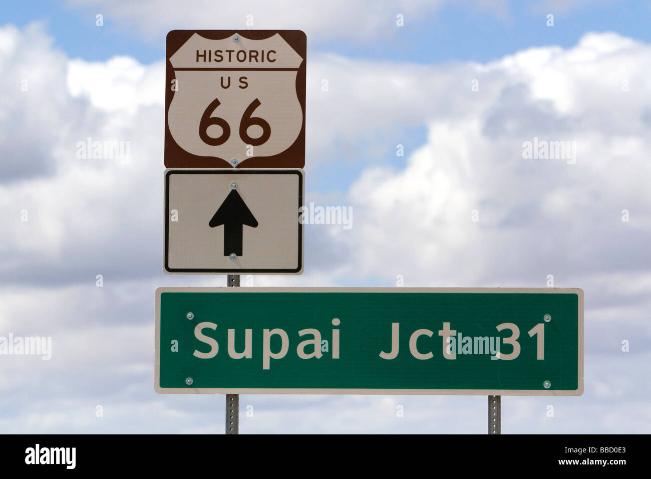 Verkehrszeichen für historische U S Route 66 in der Nähe von Seligman Arizona USA Stockfoto