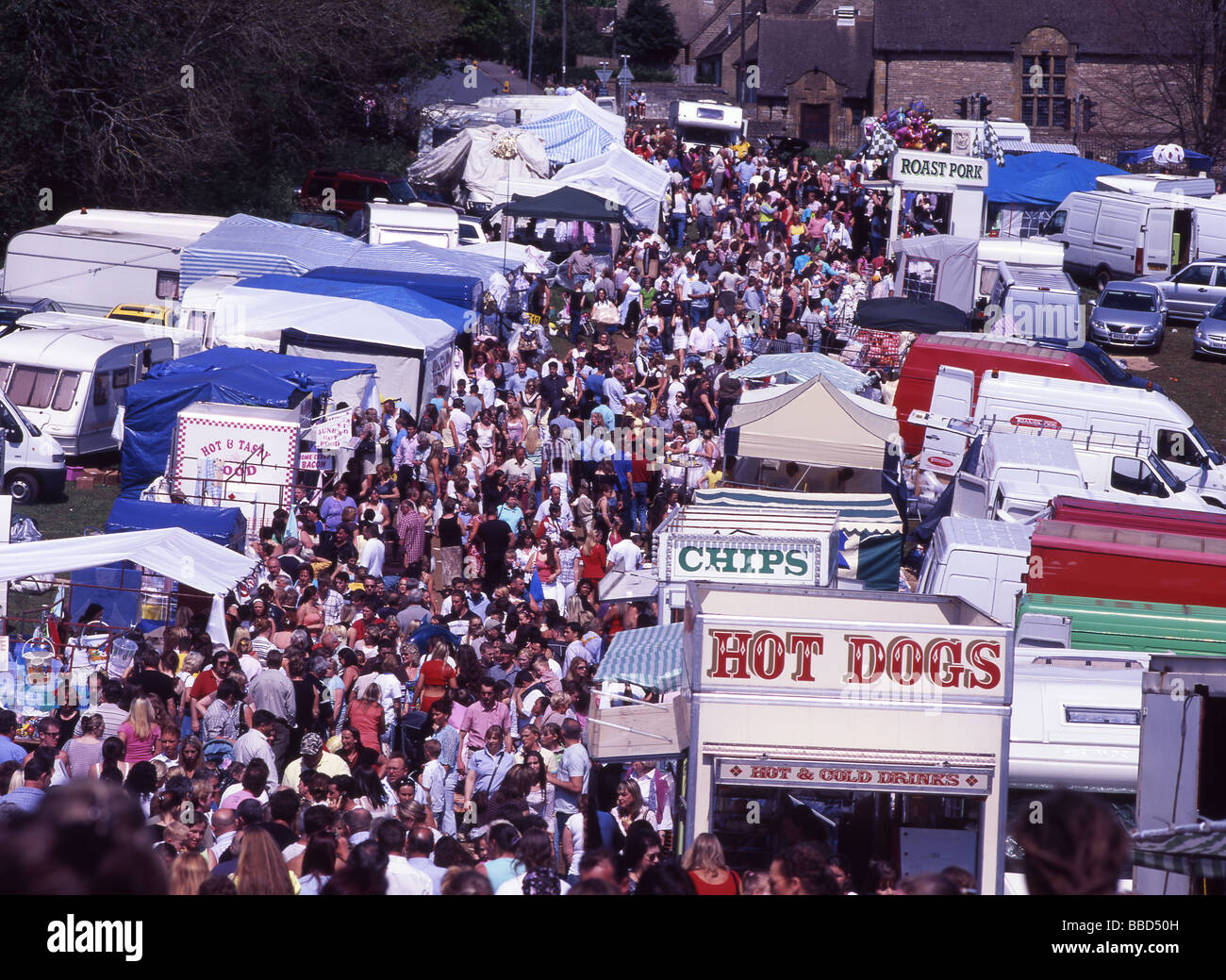 Menge im Stow-on-the-Wold Horse fair, Gloucestershire, UK. Stockfoto