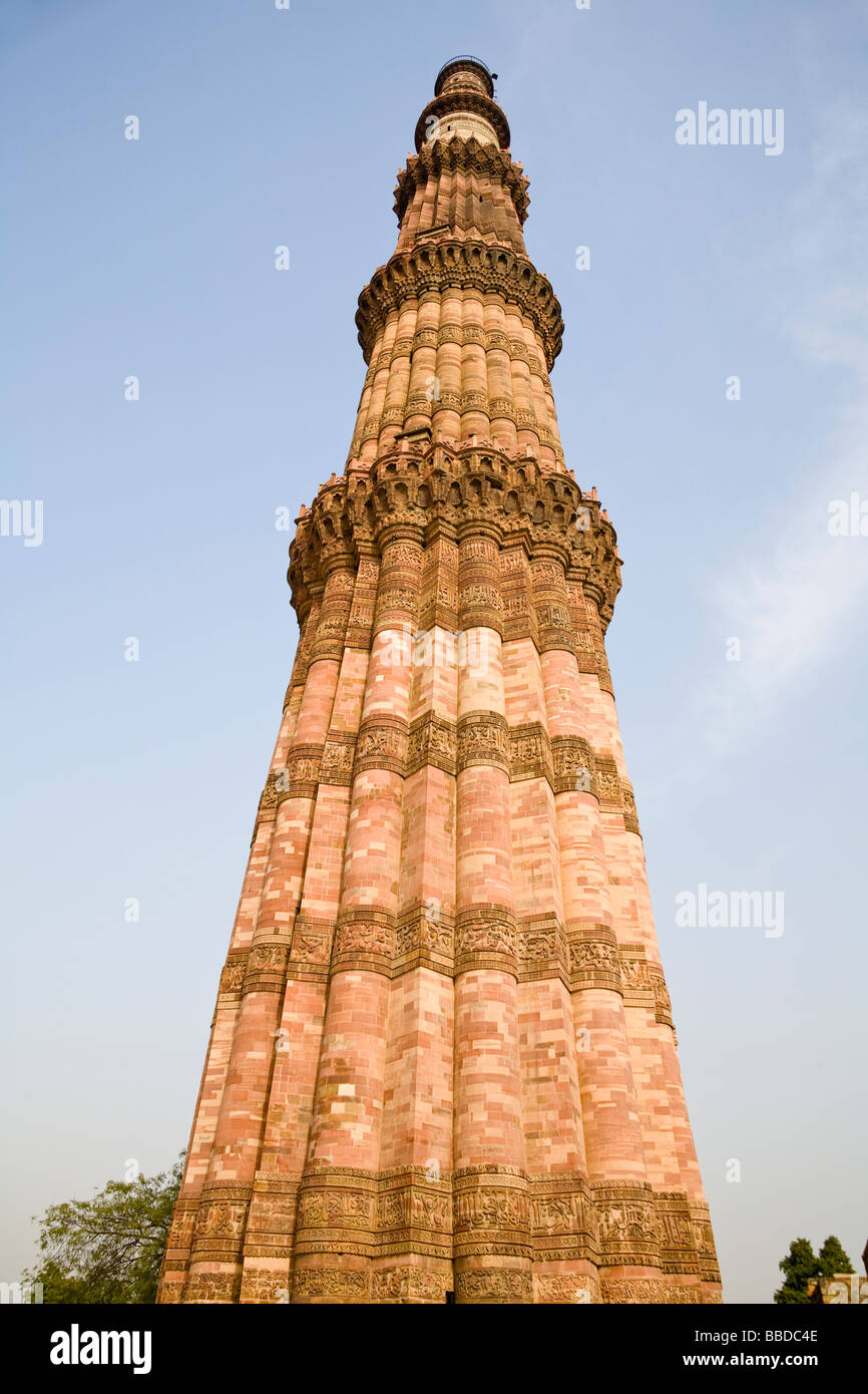 Der Qutb Minar Turm im Qutb Minar-Komplex, Delhi, Indien Stockfoto