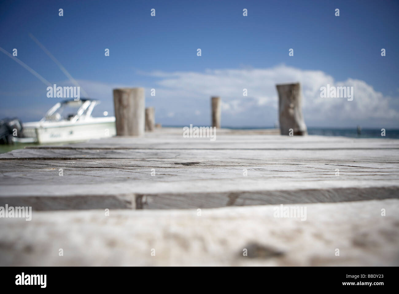 Boot und Pier, Cancun, Mexiko Stockfoto