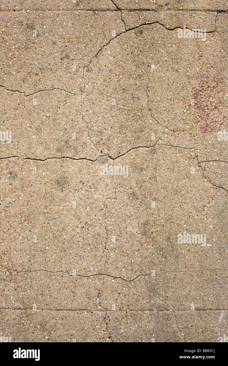 Betonwand geknackt Stockfoto