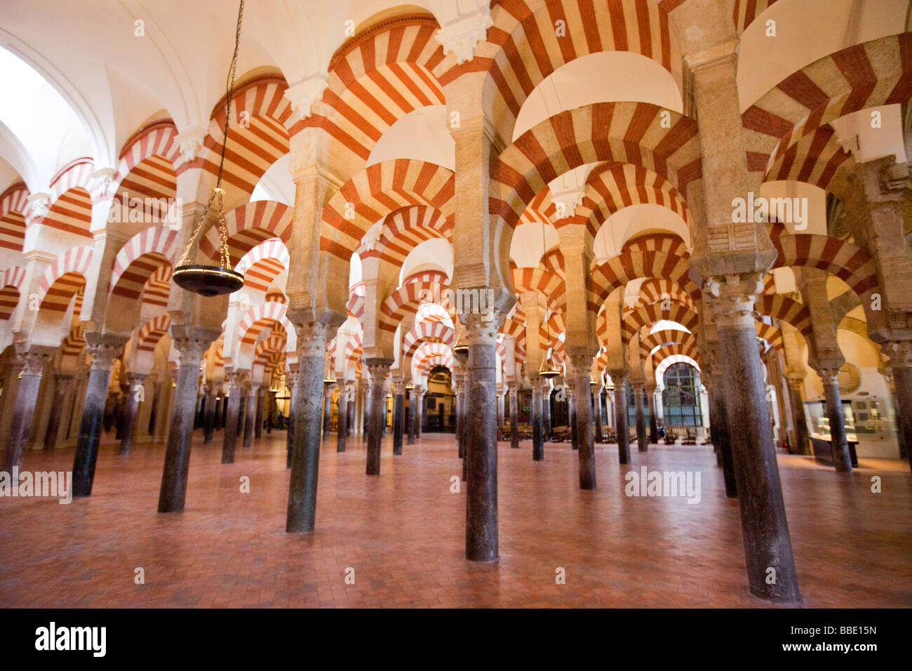 Im Inneren der Mezquita in Cordoba Spanien Stockfoto